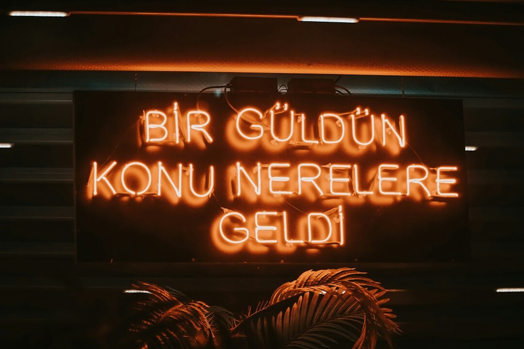 Canlı yayında konukların tartıştığı gergin stüdyo anı